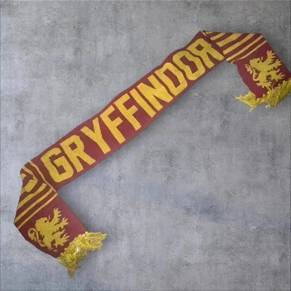 Griffendor scarf‎